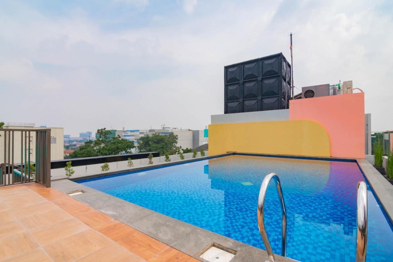 Sans Hotel Alexander Bandung Buitenkant foto