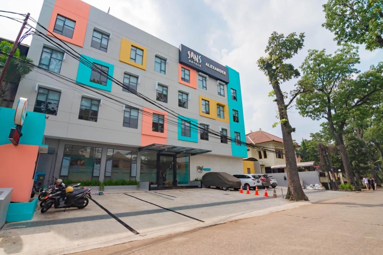 Sans Hotel Alexander Bandung Buitenkant foto