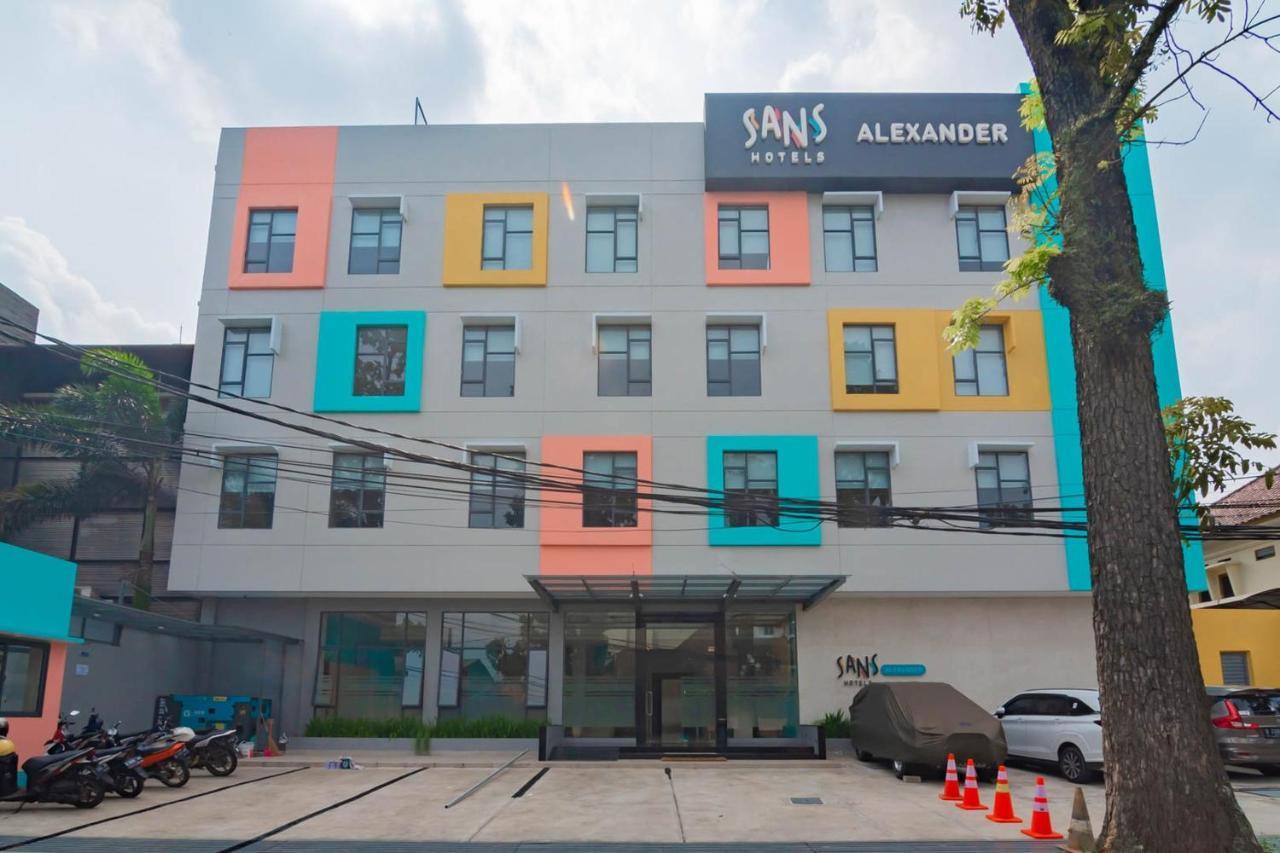 Sans Hotel Alexander Bandung Buitenkant foto