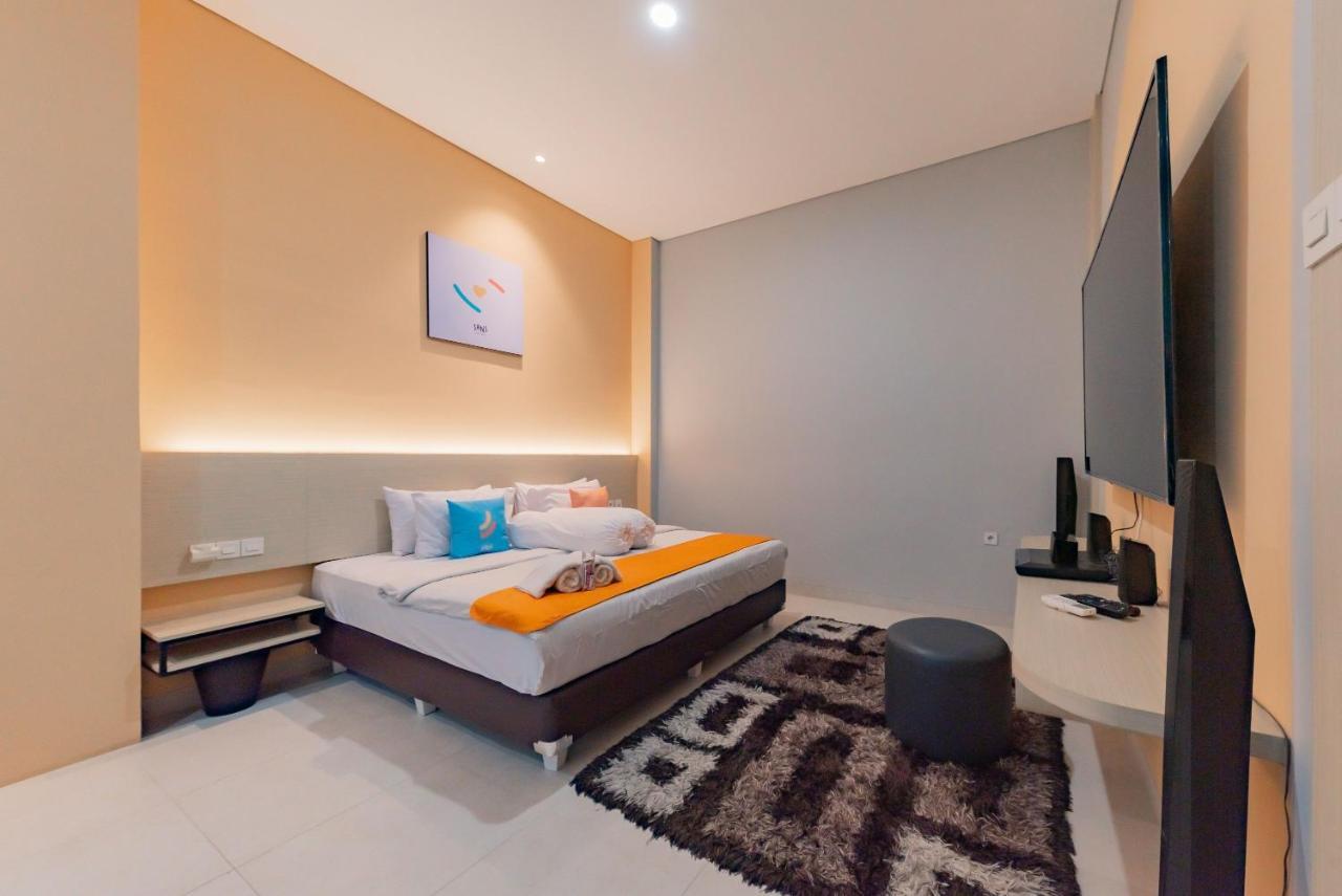 Sans Hotel Alexander Bandung Buitenkant foto